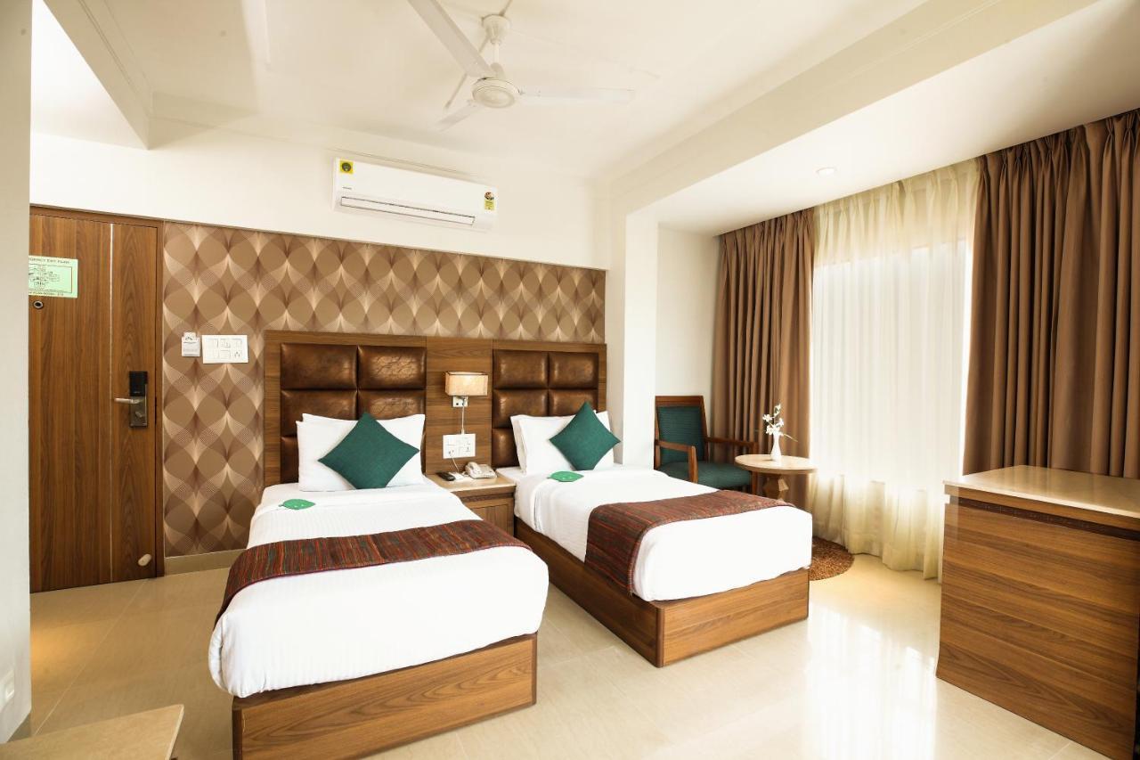 Click Hotel Nashik Exterior foto